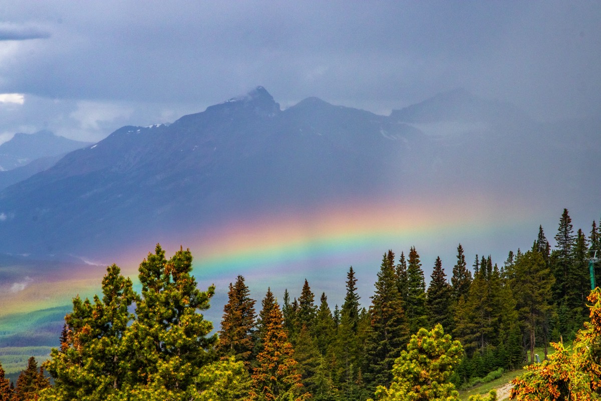 Rainbow-screen on Lake Louise Ski Resort
