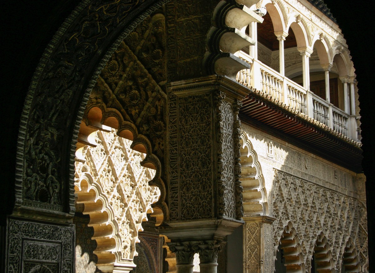 Sevilla - Real Alcazar - Decorated columns 1
