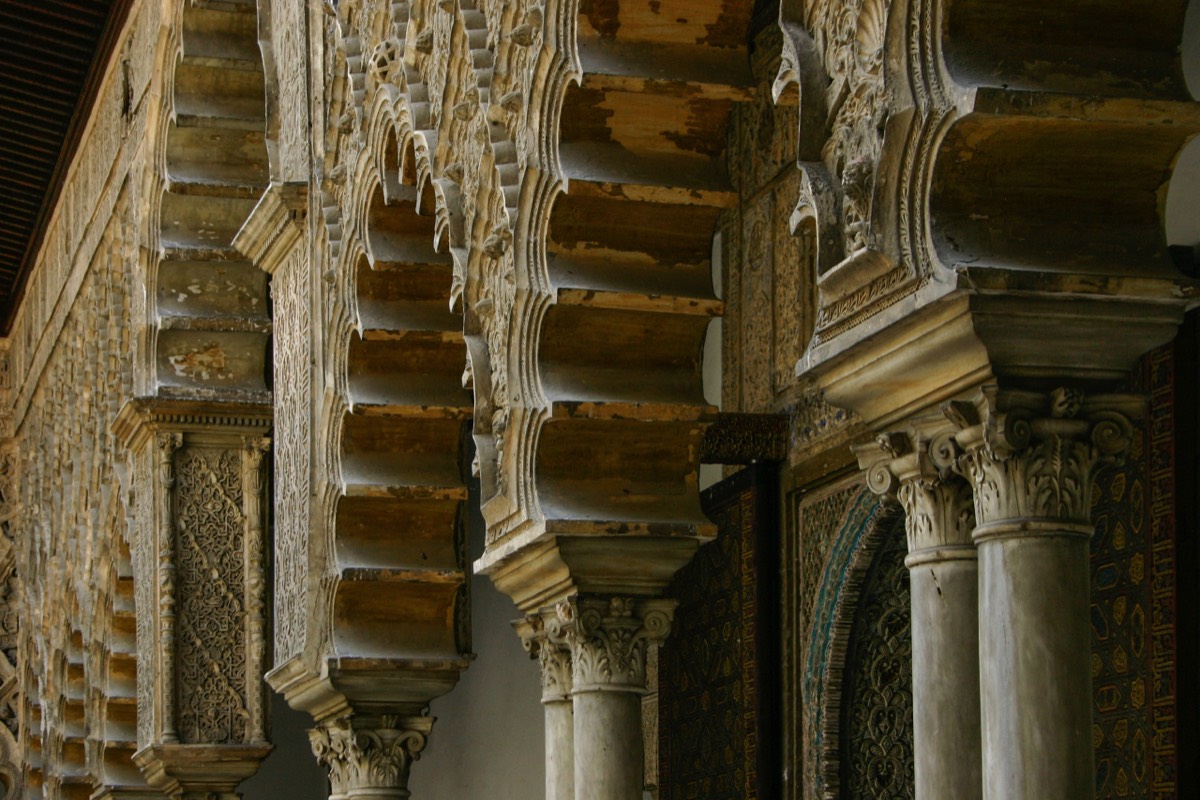 Sevilla - Real Alcazar - Decorated columns 4