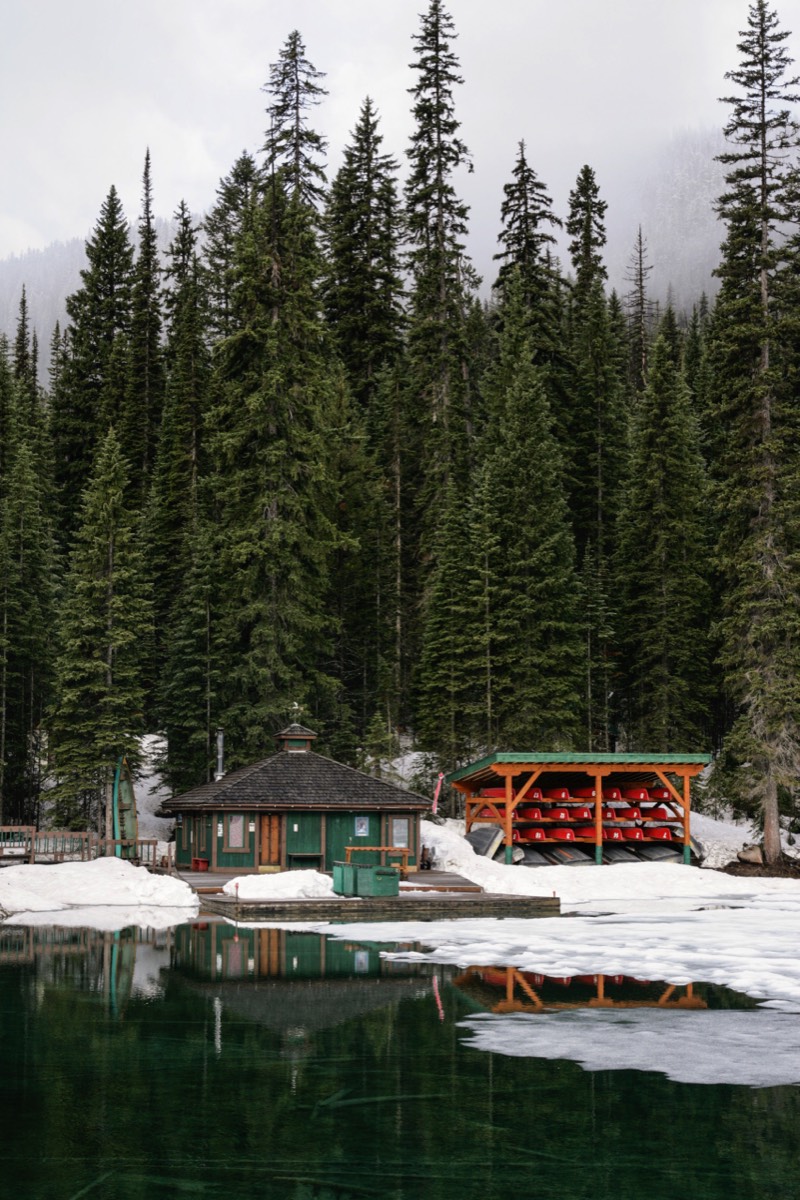 Emerald Lake shore covered in snow - Yoho NP