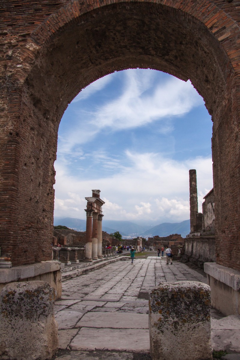 Pompeii - Forum through Arco Onorario
