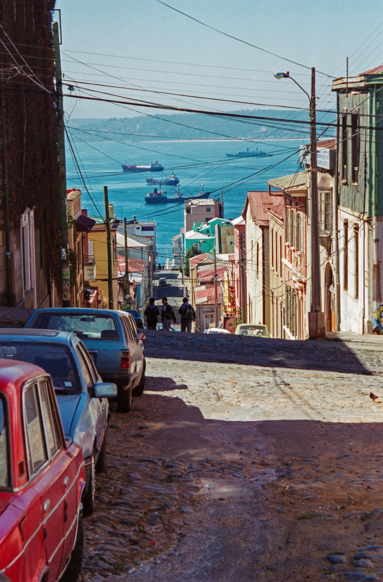 Street with sea view in Valparaiso