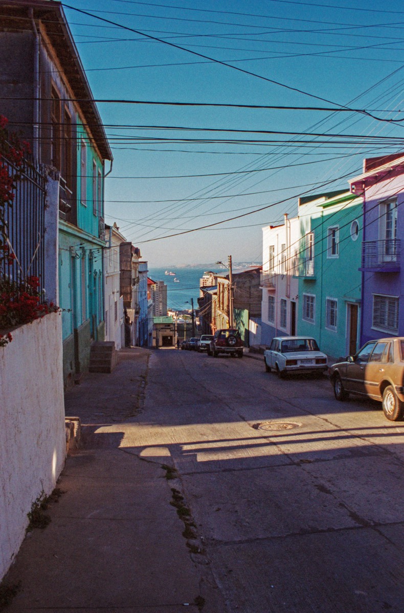 Street in Valparaiso… and more wires