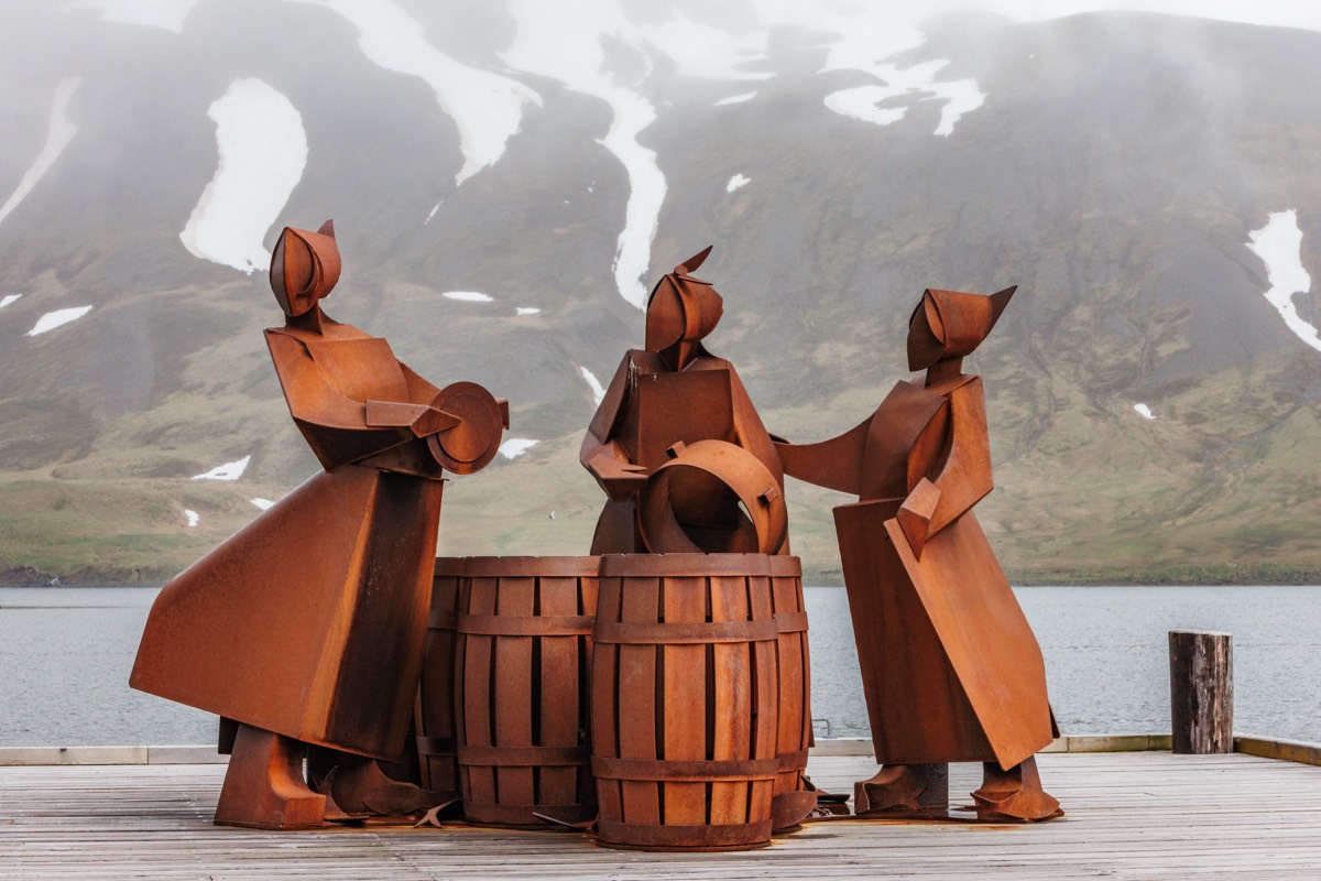 Sculpture of herring women