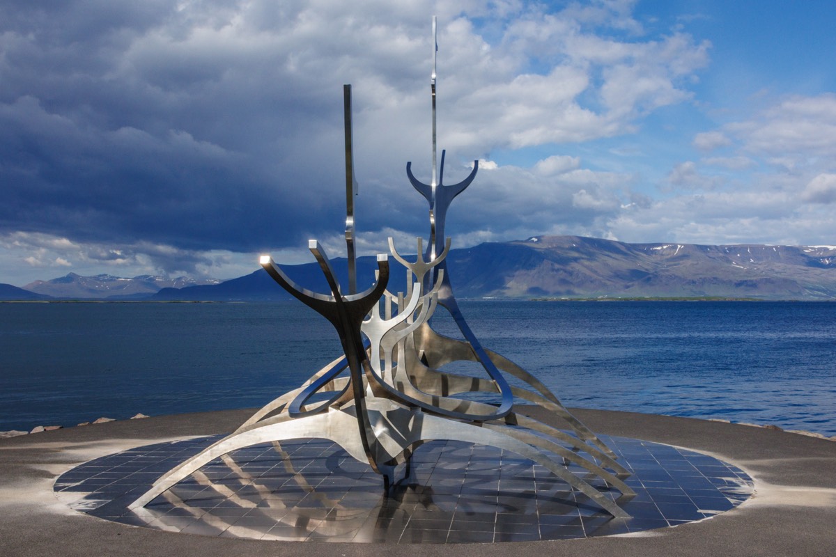 Sun Voyager; attracting sun beams