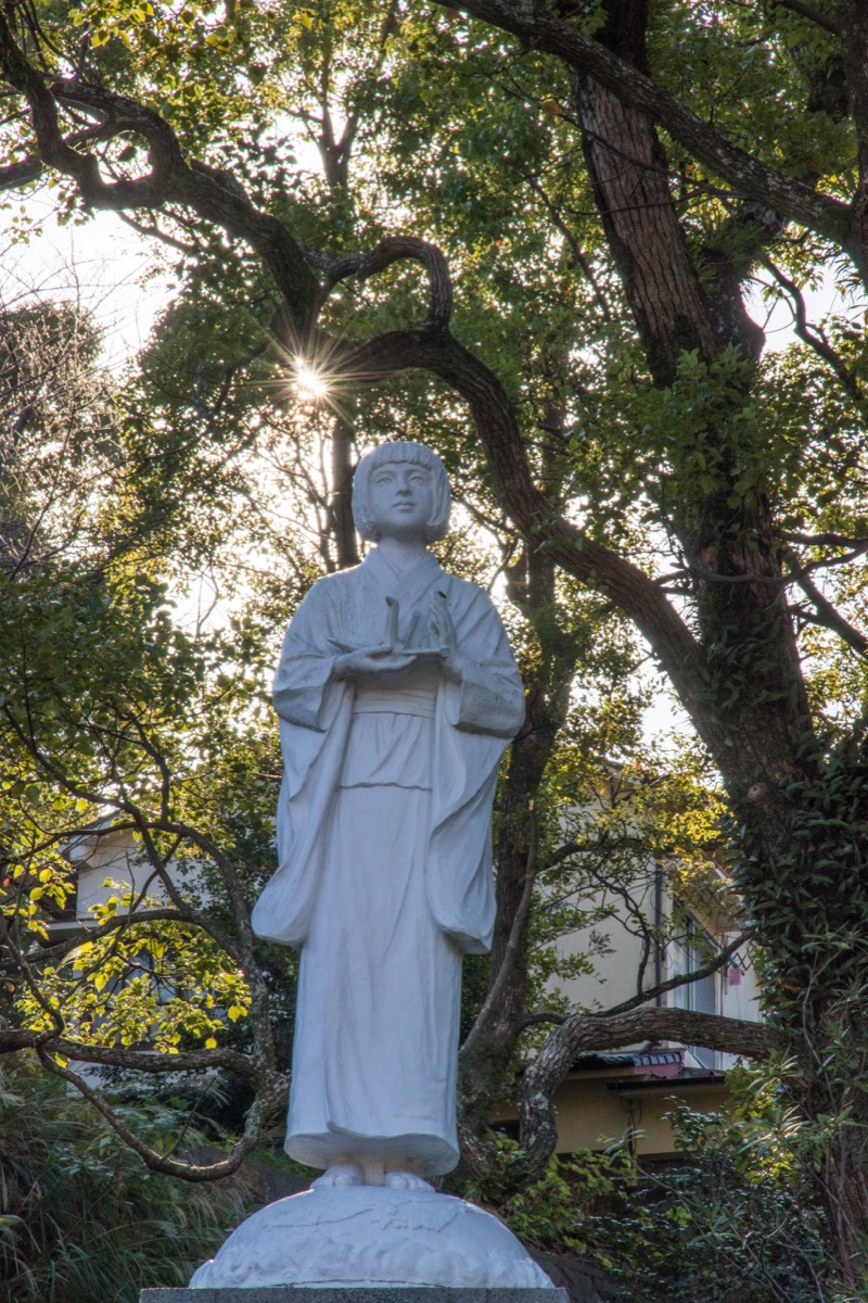 Statue at the Nagasaki atomic bomb museum