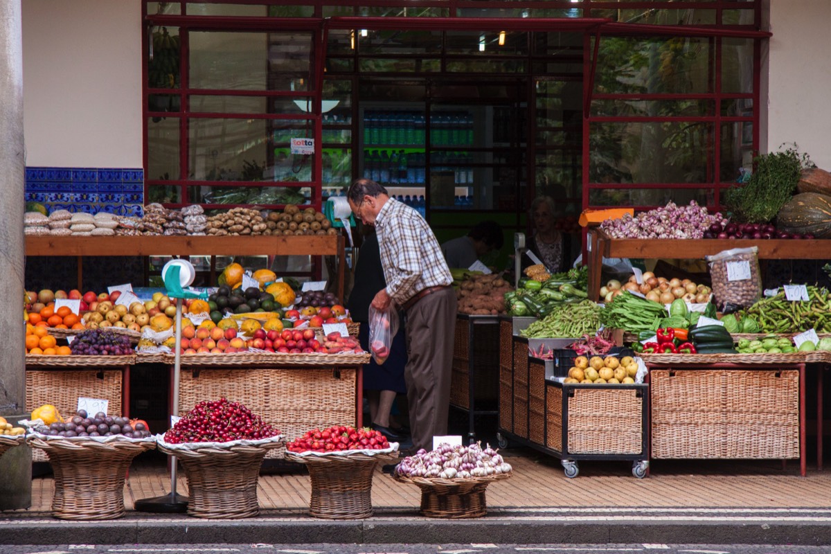 Fruit and vegetable store