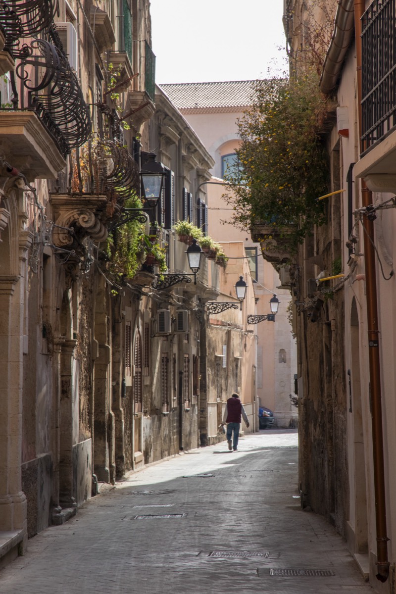 Another pittoresque street in Ortygia